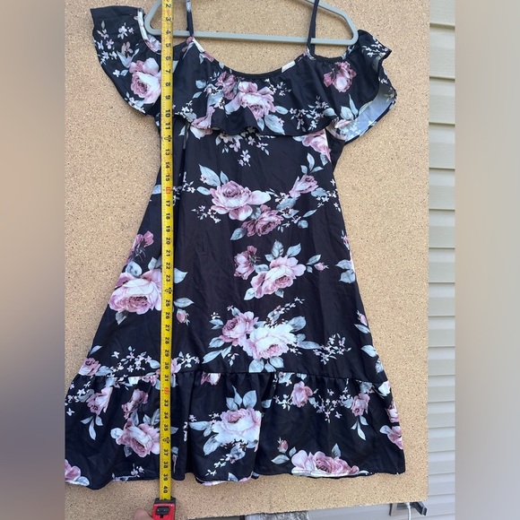 Pink and Blue Ruffled Tiered Cold Shoulder Midi Dress Size XL - Picture 7 of 7